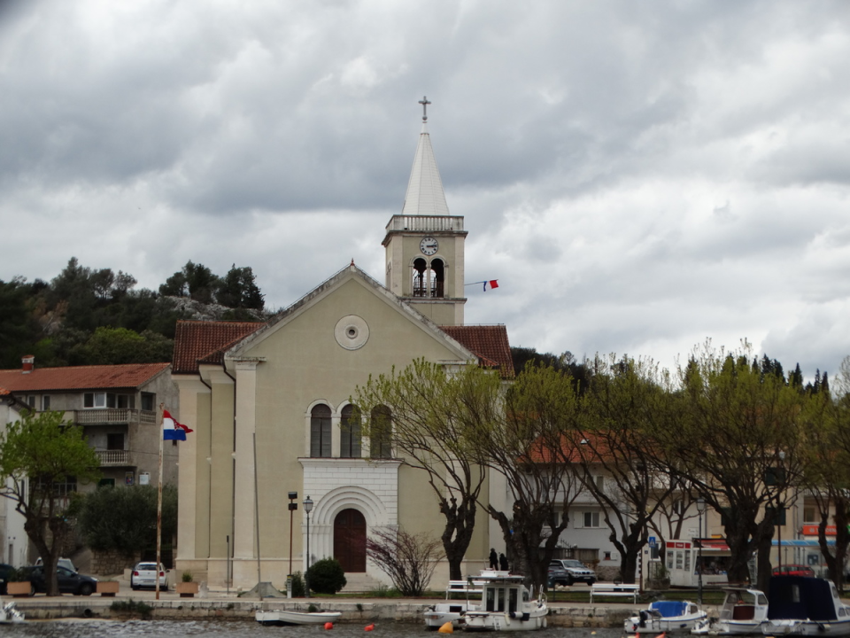 Održana 26. smotra crkvenog pučkog pjevanja Šibenske biskupije 'Puče moj' u Zatonu