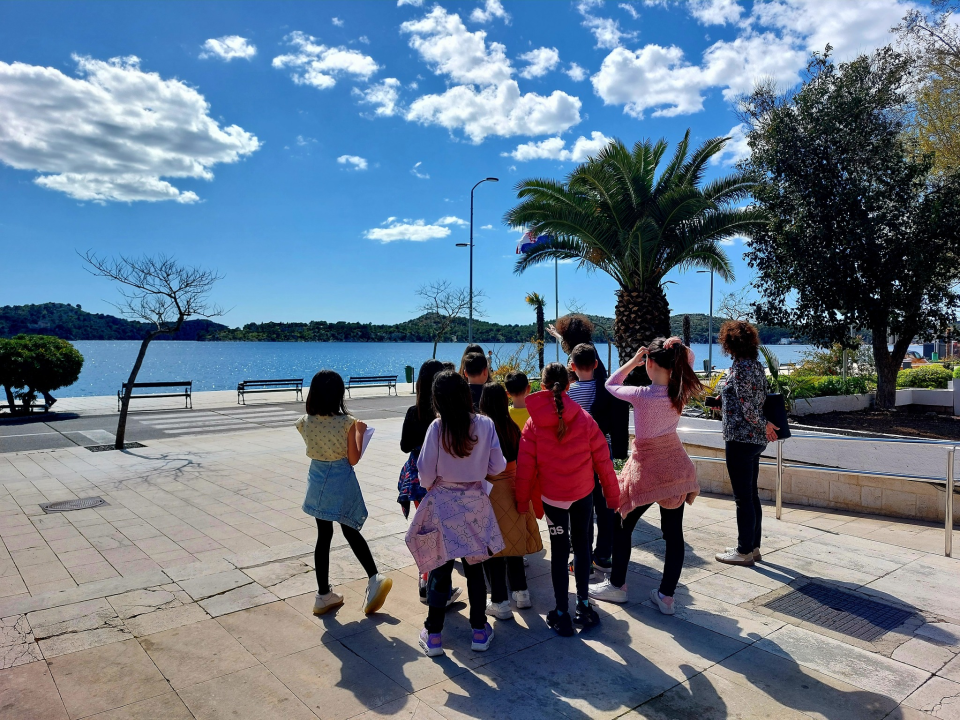 Učenici OŠ Fausta Vrančića u edukativnoj šetnji kroz Šibenik