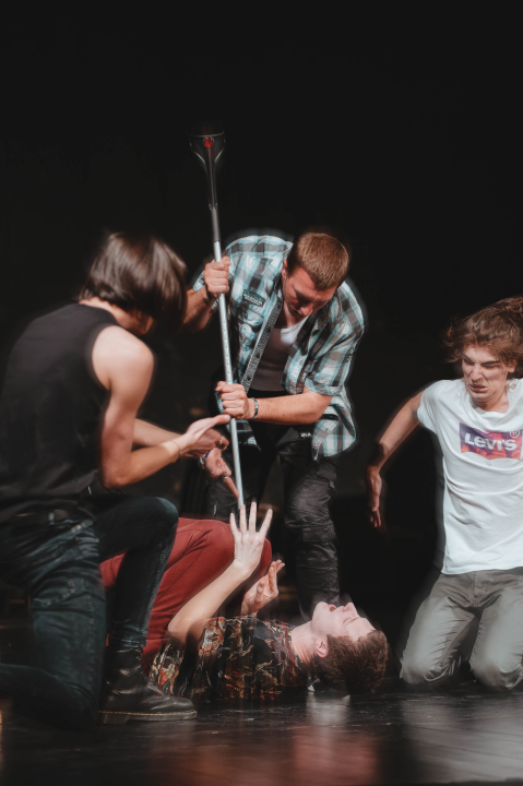 Premijera šibenske 'dice': Diletanti se u 'Kaubojima' natječu za Warholovih petnaest minuta slave 