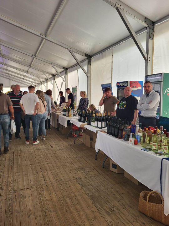 Gužva i drugog dana Sajma agroturizma u Skradinu: Još stignete kupiti domaće proizvode 
