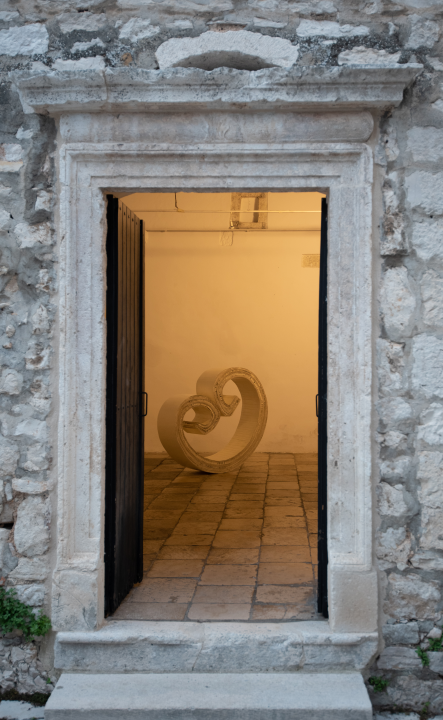 Saznali smo detalje neonskog natpisa 'Dišeš?' na Krešimirovom domu, autorica je Ana Elizabet