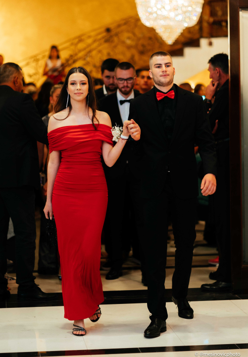 Zavirite na blještavi maturalni ples šibenske Industrijsko-obrtničke škole (1)