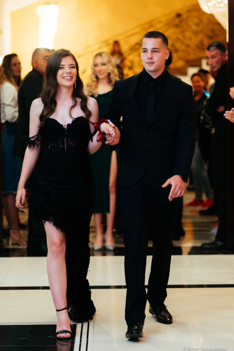 Zavirite na blještavi maturalni ples šibenske Industrijsko-obrtničke škole (1)