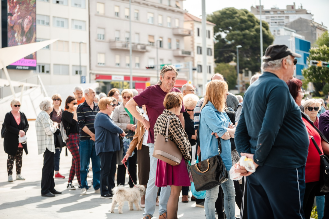 Stotinjak građana utjehu našlo u điranima: 'Vidi ove, cili je vrt natrpala!'