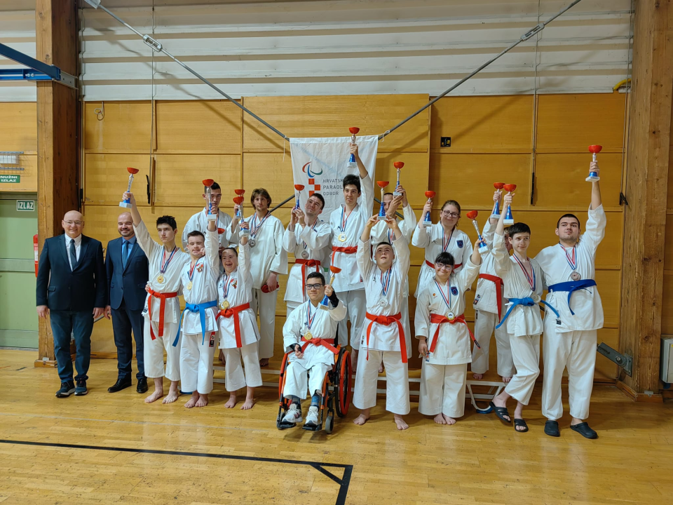 Upornost i trud uvijek nađu svoj put: Šibenski karatist Antonio Šaršanski prvak Hrvatske! 