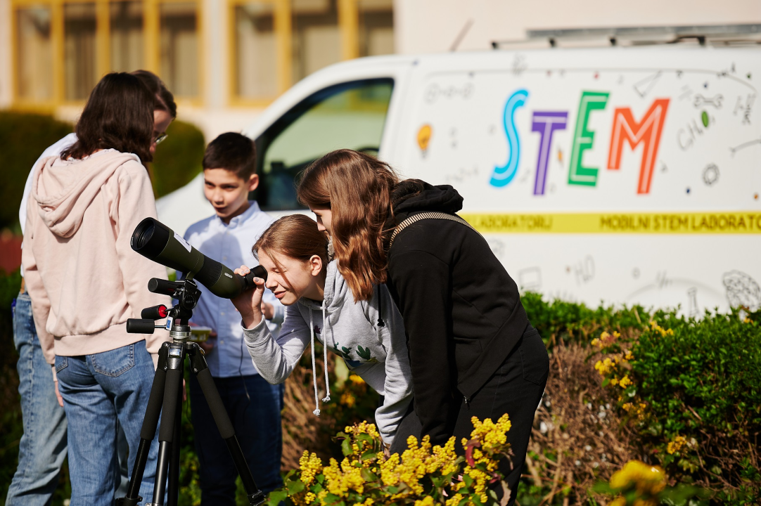 STEM kombi u ponedjeljak stiže ispred skala kod katedrale