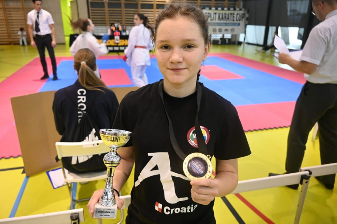 KK Okit opet najbolji: Iz Splita se vratili sa 42 medalje i peharom za najbolji klub turnira  