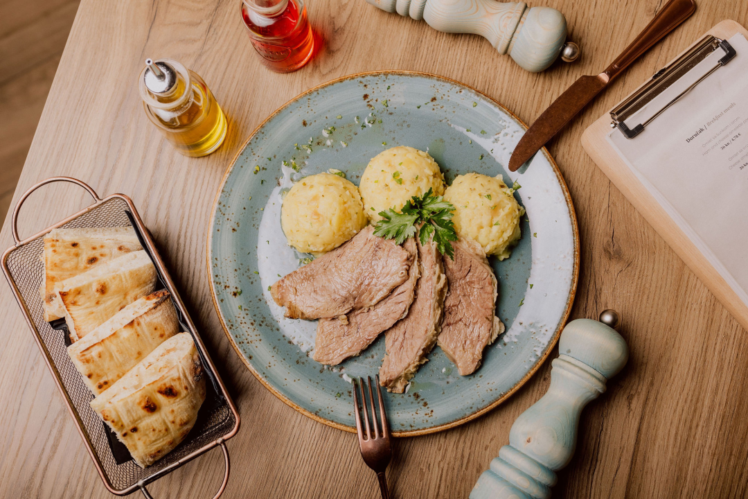 Isprobajte nenadmašne mesne plate u bistrou 'Kod starog'! 