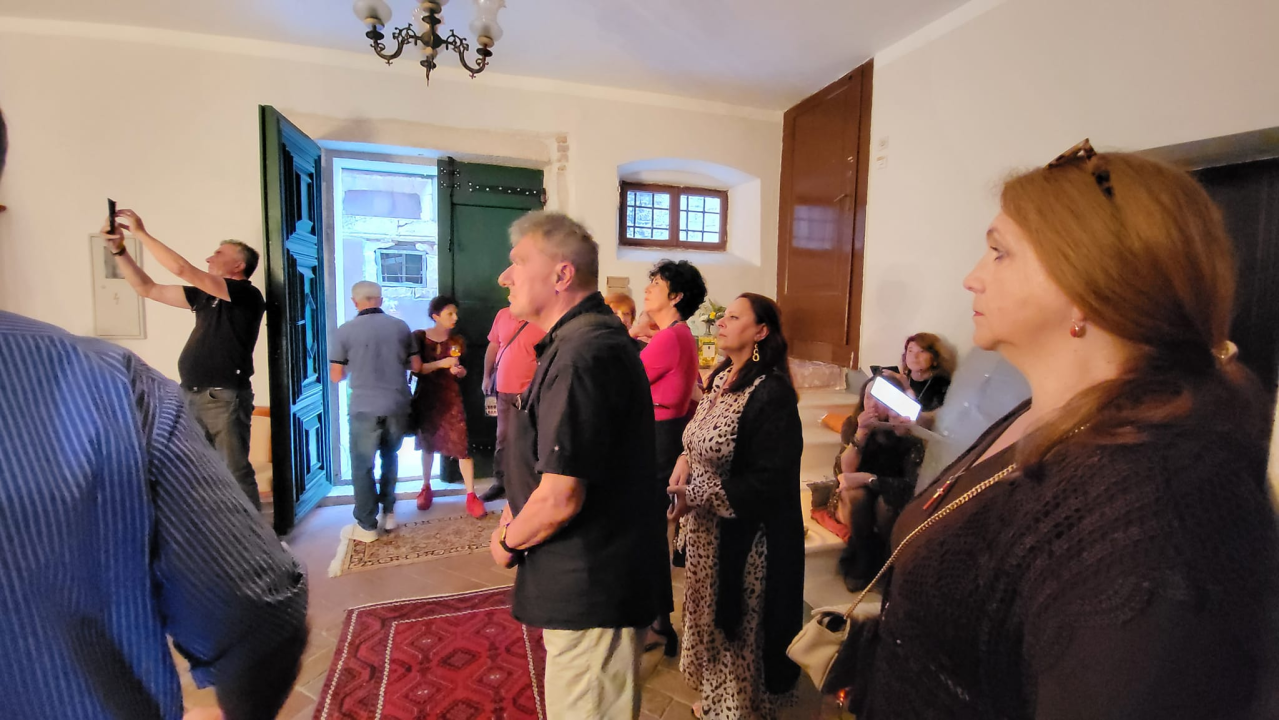 Priča o 'najluđoj' šibenskoj obitelji: Od havajskog kralja i izopćenog nadbiskupa do gradonačelnika Šibenika i rekordera u letenju