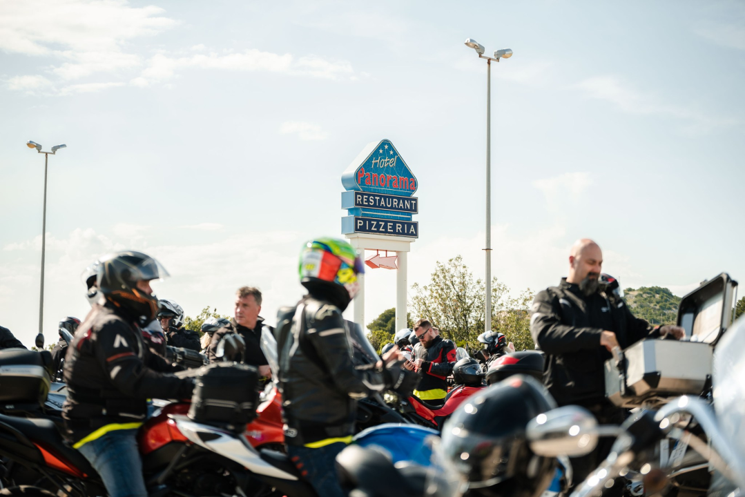 Motoristi na Šibenskom mostu: Voze od Pule do Dubrovnika i prikupljaju sredstva za bolesnu djecu