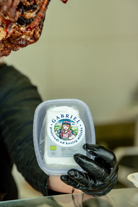 Delikatese Petrović sa šibenske pijace proširile svoju ponudu: Traže i vozača na neodređeno vrijeme