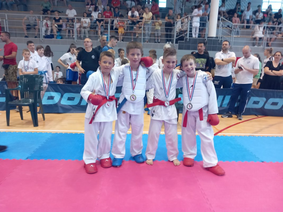 Neo Turčinov i Nela Lukin u Murter donijeli srebro i broncu