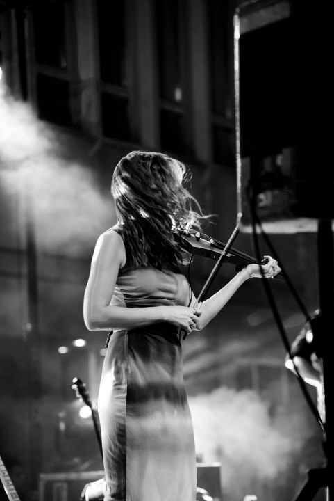 Šibenska noć napunila ulice ljudima koje je rasplesao bend Silente!