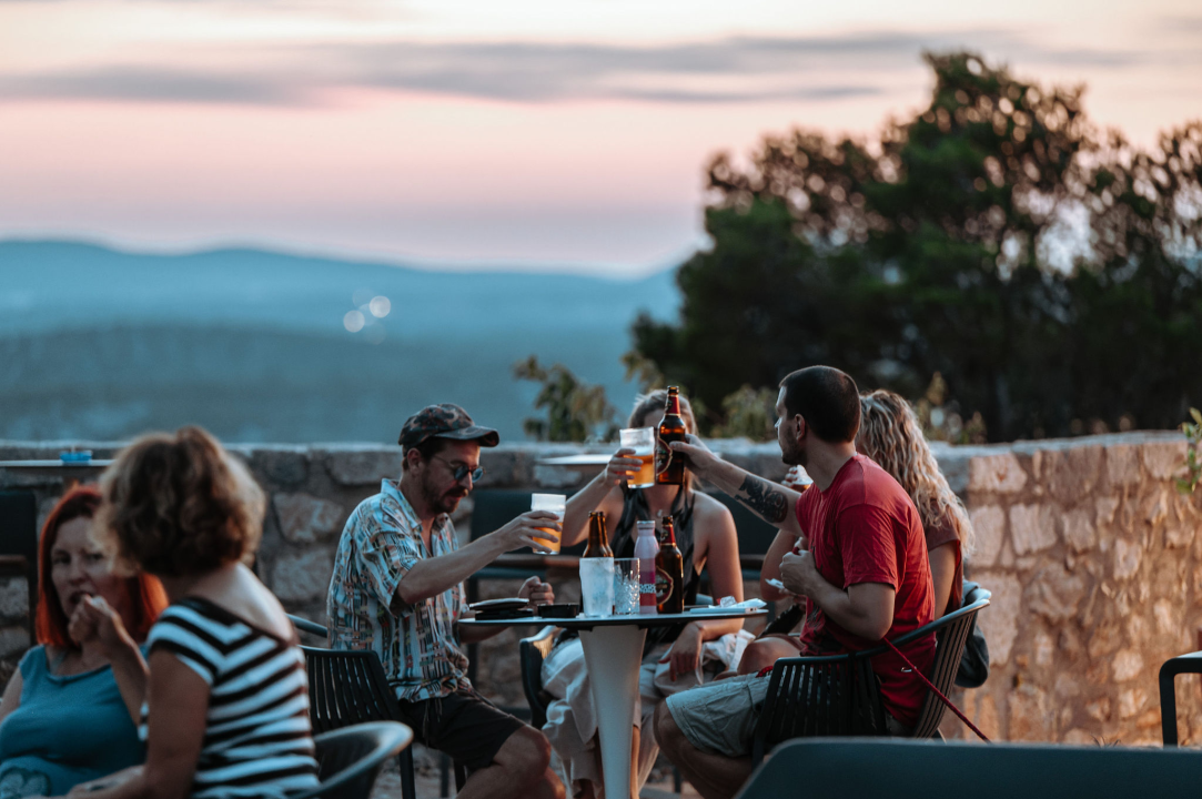 Zalazak, 'buka' i urbane projekcije: Bruna Matić predstavila audio-vizualni projekt NOISE