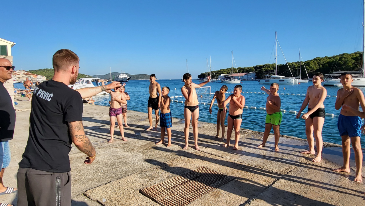 Povijesna utakmica za Prvić Luku: Kako je vaterpolo uzburkao usnulu valu...