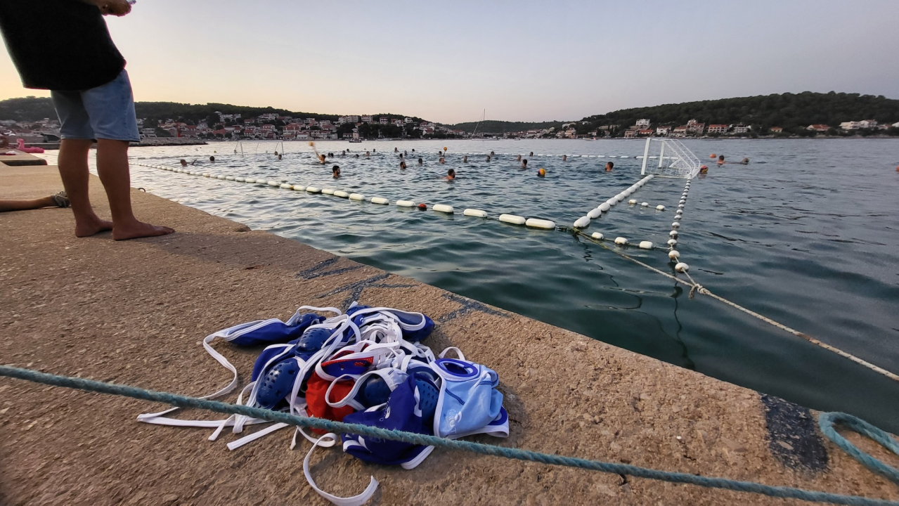 Povijesna utakmica za Prvić Luku: Kako je vaterpolo uzburkao usnulu valu...