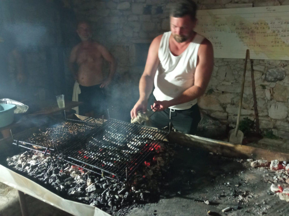 Ričard nasmijao Žirjane do suza, u Muni izveo 'Oči Uoči Zgospod'non'