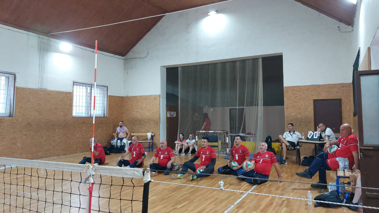 Klub sjedeće odbojke Knin 95 organizirao i osvojio turnir Oluja 95