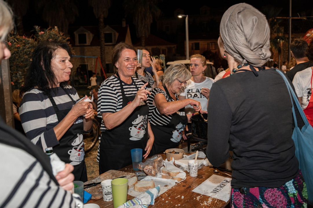 Na Zlarinu održana tradicionalna Brudetijada: Najbolji brudet skuhala je ekipa Rudina