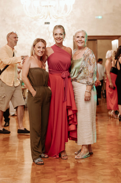 U Vijećnici uvijek zanimljivo: 'Osnovale smo klapu Oronule hostese, prijaviti ćemo se dogodine’