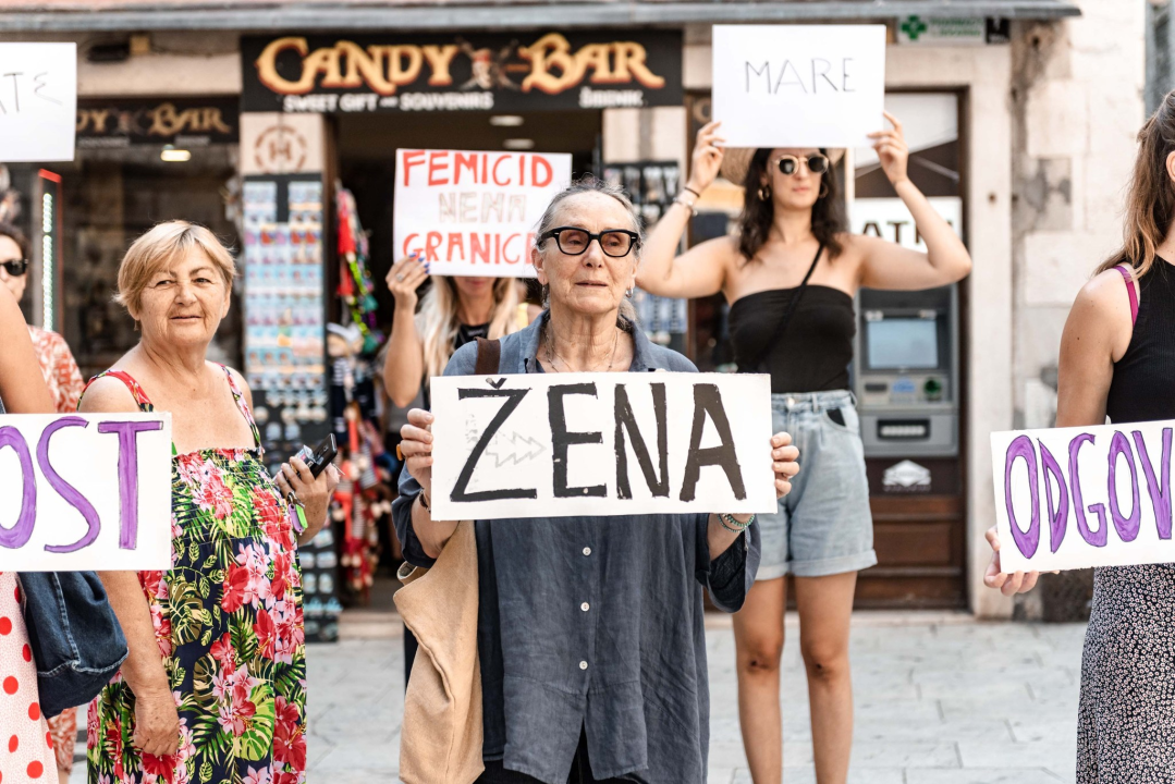 Šibenčanke se priključile prosvjedu protiv femicida: 'U Hrvatskoj je u zadnjih 20 godina ubijeno 400 žena'