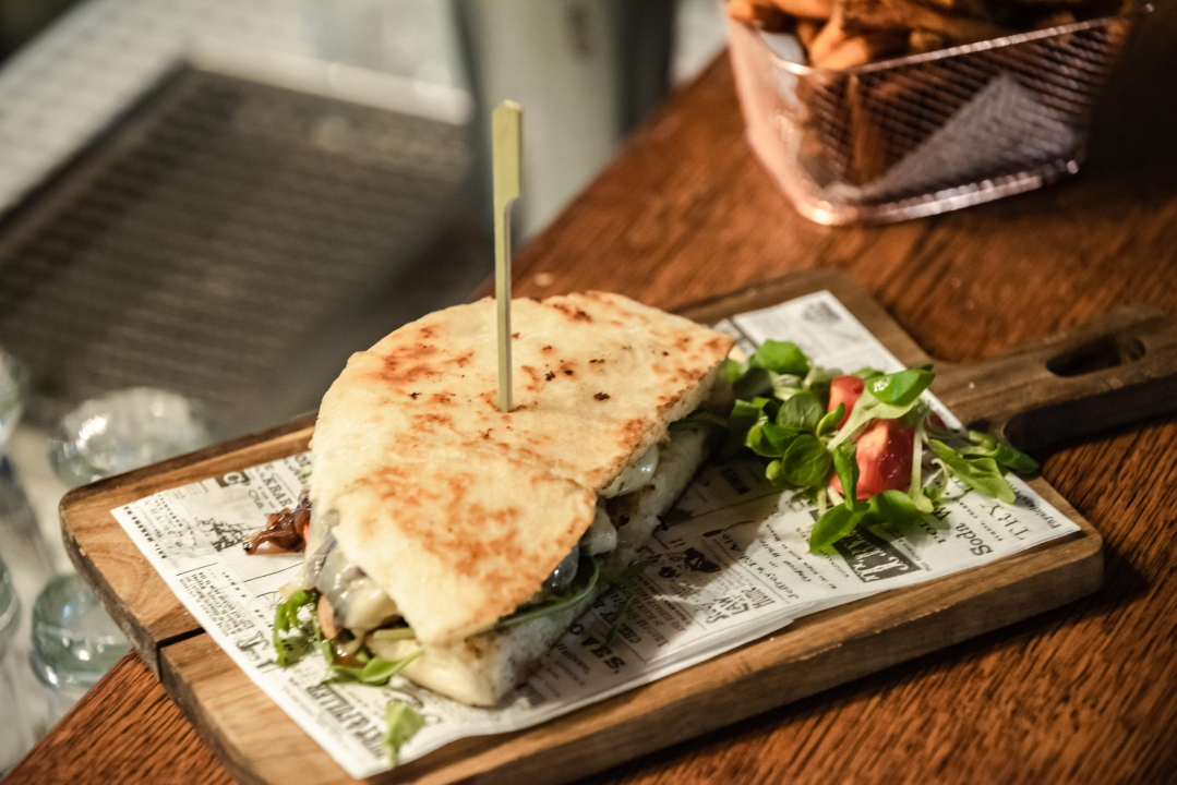 Rock'n'roll, finger food i kokteli: Stray Cat mjesto je koje morate posjetiti! 