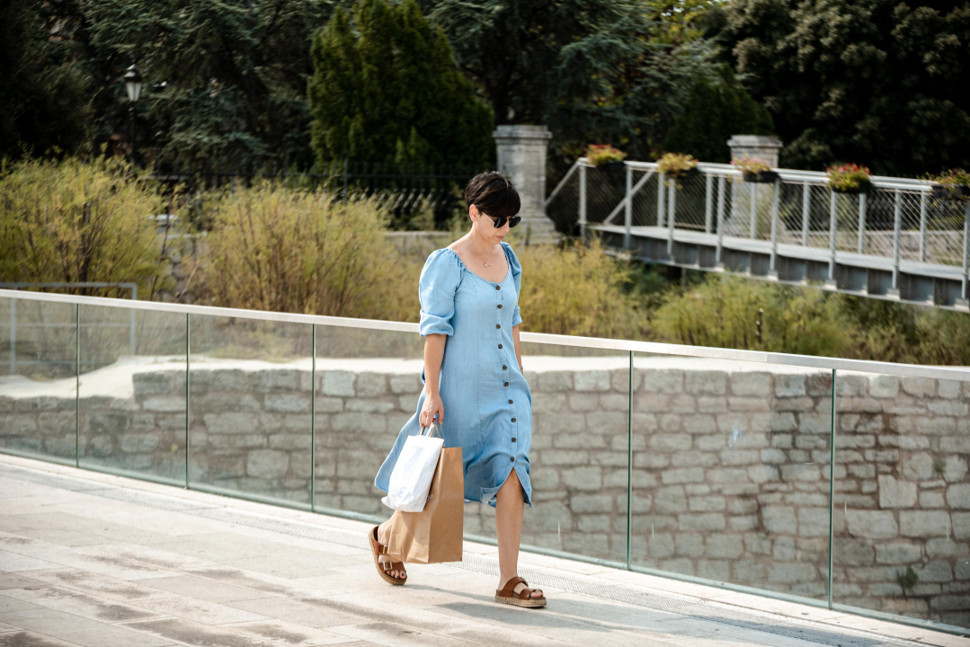 Lijepe sugrađanke zanimljivim kombinacijama ukrale sve poglede u gradu 