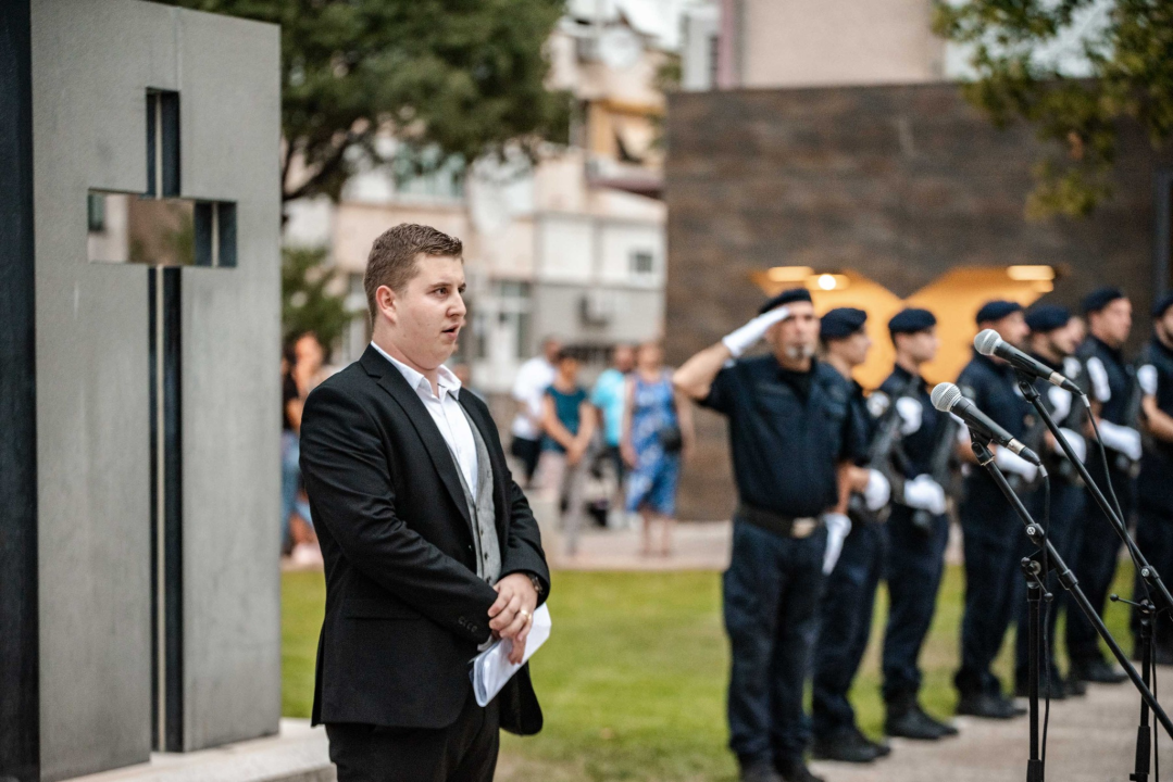 Unatoč prolomu oblaka, grmljavini i pljusku, Šibenčani pokazali koliko im znači Rujanski rat 