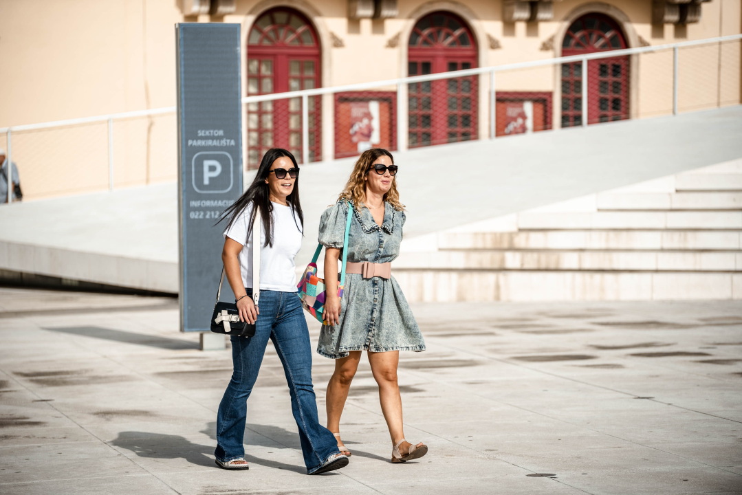Od ponedjeljka opet vruće: Ljetne kombinacije koje su savršene za tople rujanske dane