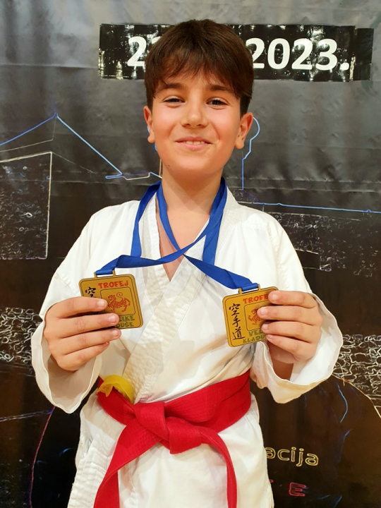 KK Okit Vodice opet najbolji: Iz Velike Kladuše se vratili sa 11 zlatnih medalja, tri srebrene i četiri brončane  