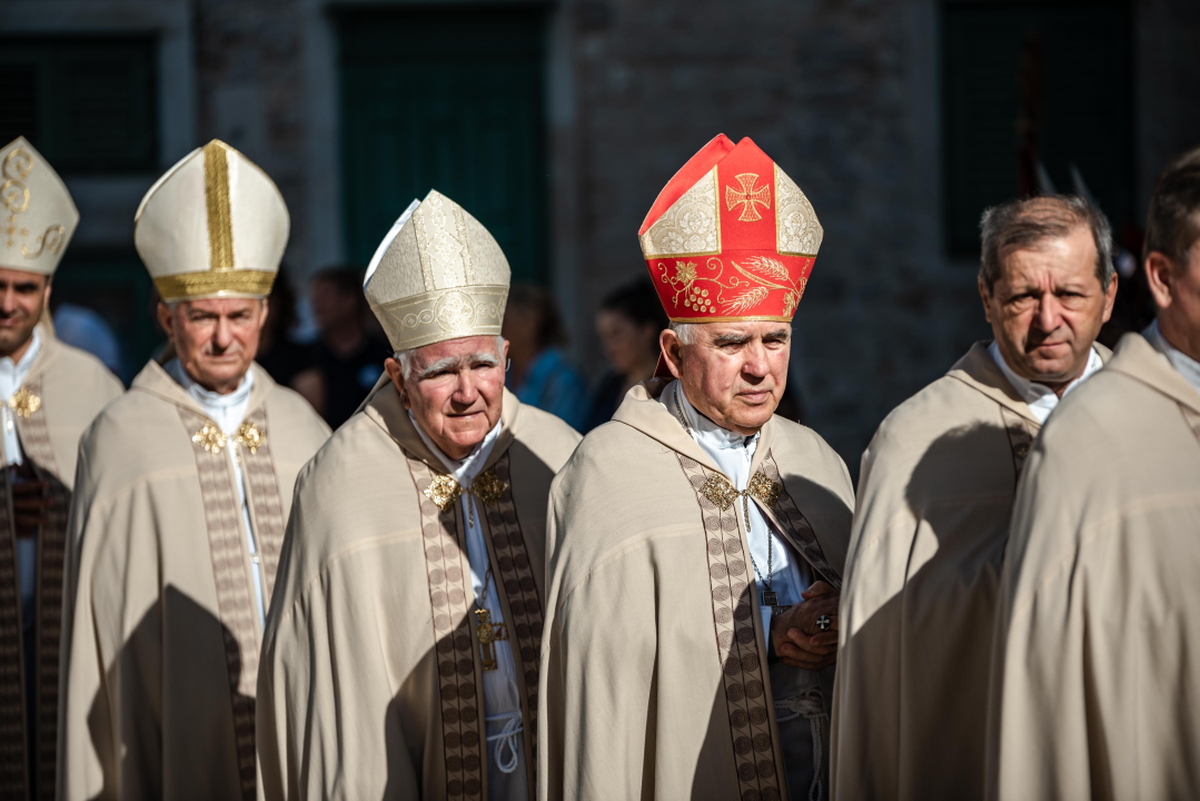 Misom i procesijom obilježen Dan grada i blagdan sv. Mihovila