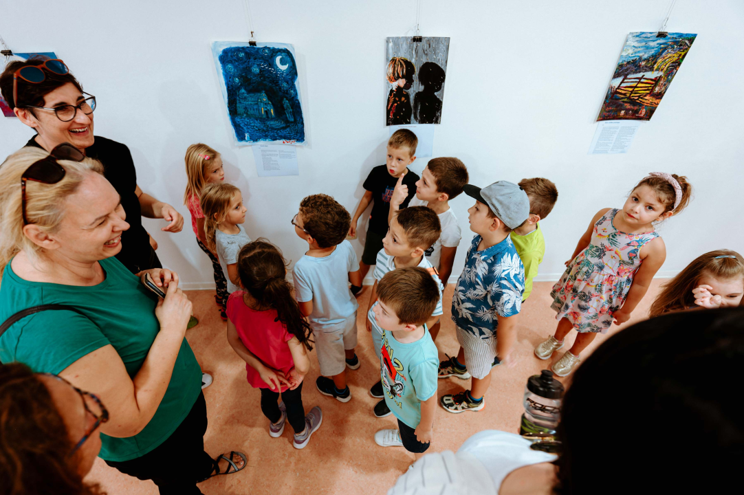 ‘Pustolovine iz dječjeg grada’: Dolores Bujas slikama i pjesmama nudi tračak nade i veselja