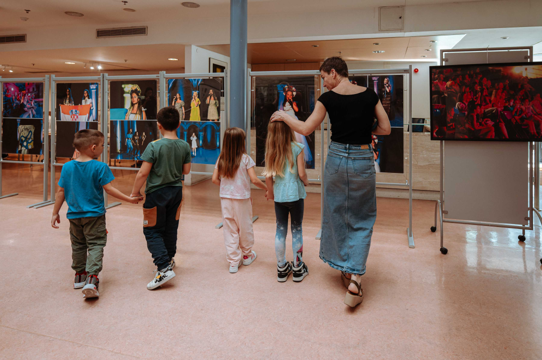 Svako dijete treba mir: U knjižnici predavanje o migrantima u lokalnoj zajednici i izložba ratnog MDF-a