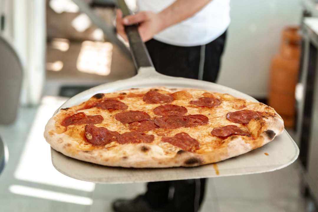 Naručite slasne pizze i sendviče Food Studija po najpovoljnijim cijenama! 