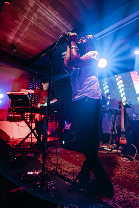 Post pankeri 'Algiers' energičnim koncertom 'shookirali' sinoć publiku u Šibeniku 