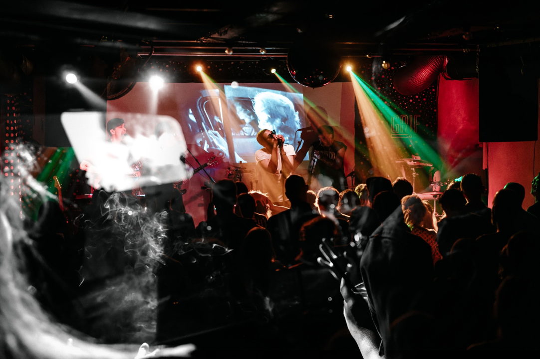 Post pankeri 'Algiers' energičnim koncertom 'shookirali' sinoć publiku u Šibeniku 