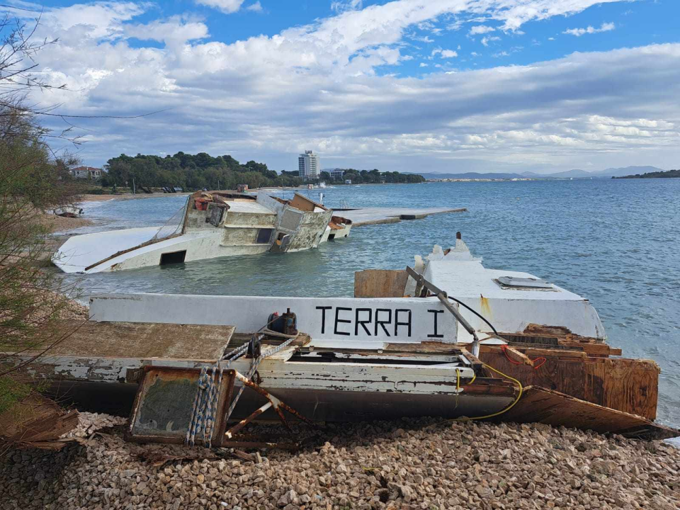 U nevremenu stradao brod u Vodicama 