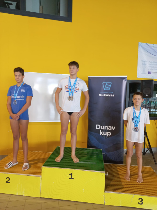 Mladi plivači Šibenika na tri mitinga došli do ukupno 11 medalja