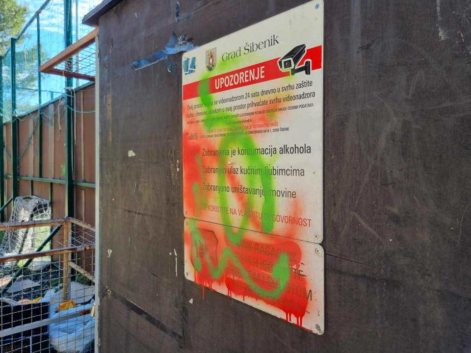 Obnova zvana čežnja: Nogometno igralište u Rasadniku se i dalje raspada