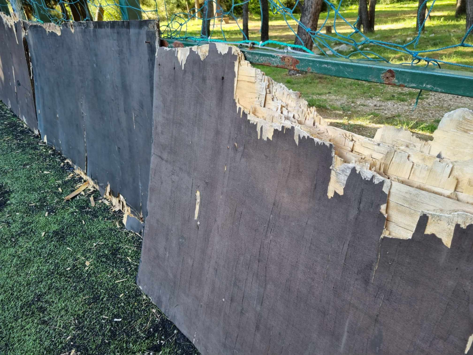 Obnova zvana čežnja: Nogometno igralište u Rasadniku se i dalje raspada