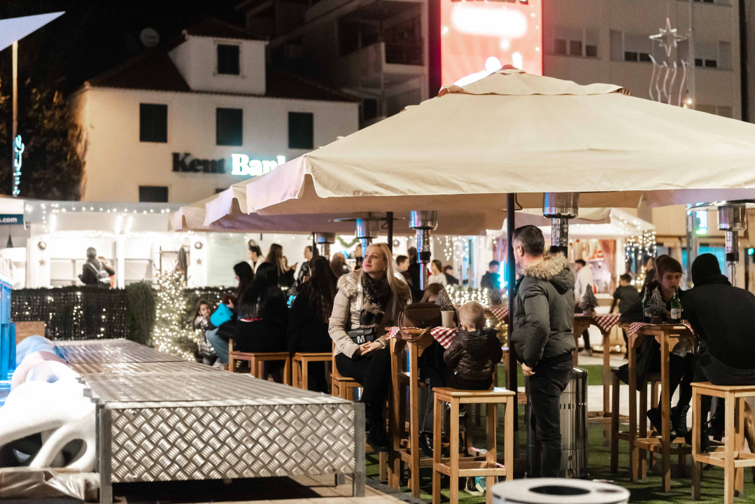 Šibenčani proklizali: Otvorena atraktivna ledena površina na Poljani 