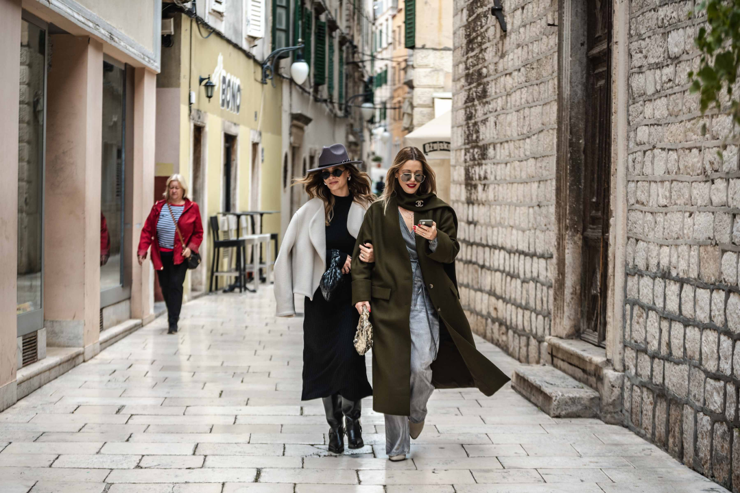 Ove trendi dame ponudit će vam pregršt outfit ideja za nadolazeće dane