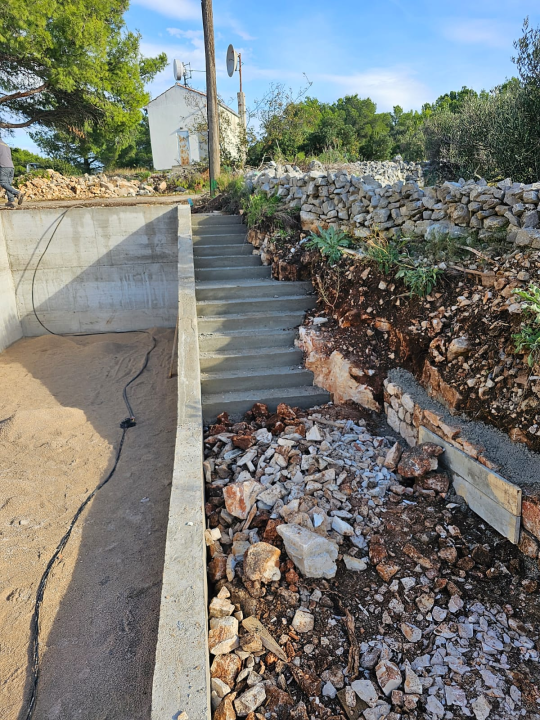 U tijeku su radovi na izgradnji dječjeg igrališta u Gorišu i na otoku Žirju 