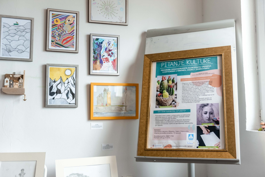 U Narančastoj zgradi otvorena izložba radova zatvorenika iz šibenskog, zadarskog i dubrovačkog zatvora 