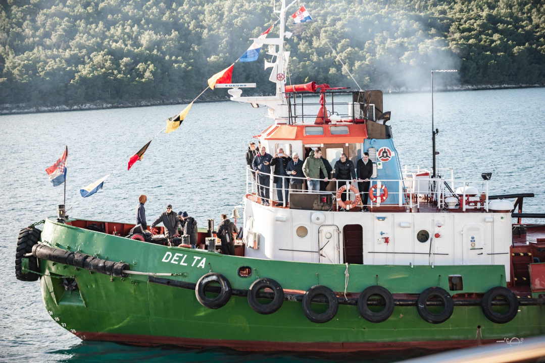 U šibenskom akvatoriju položeni vijenci u čast poginulih i nestalih hrvatskih pomoraca