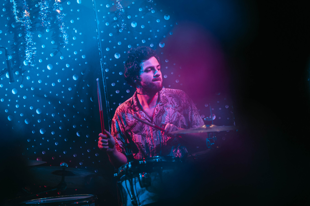 Svemirko sletio u Azimut i synth-pop hitovima rasplesao krcat podij