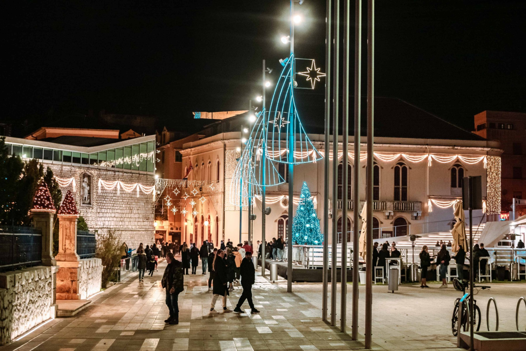 Šibenčani Novu godinu dočekali na dvije pozornice