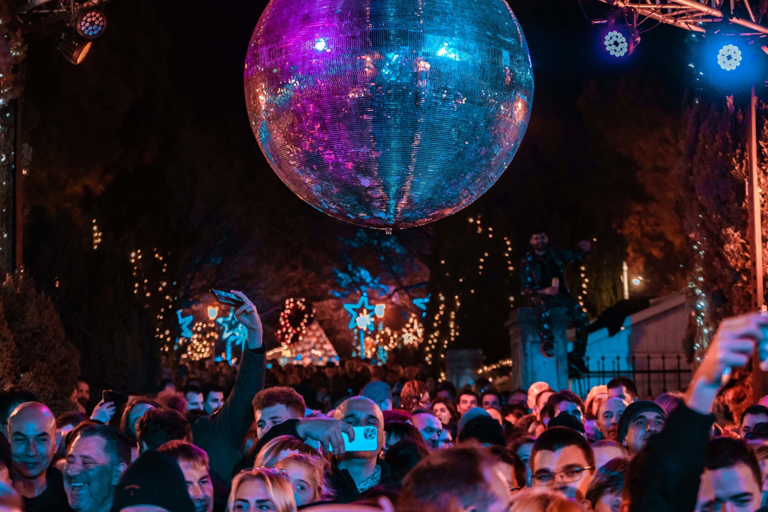 Šibenčani uz Psihomodo Pop rasplesano ispratili staru i dočekali novu godinu