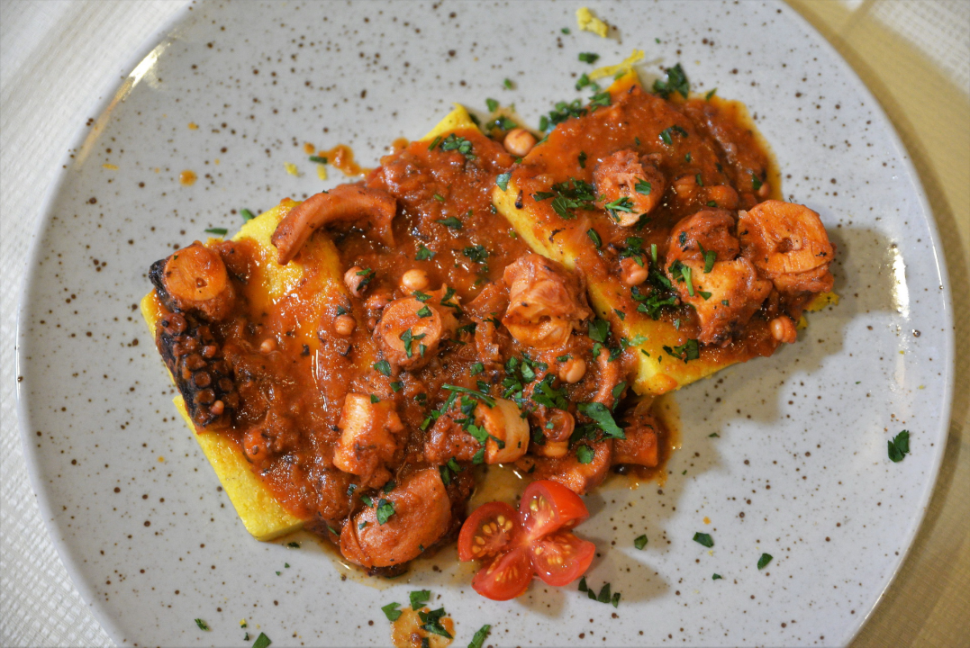 Provedite nezaboravne trenutke uz ukusne delicije u konobi Brošćica!