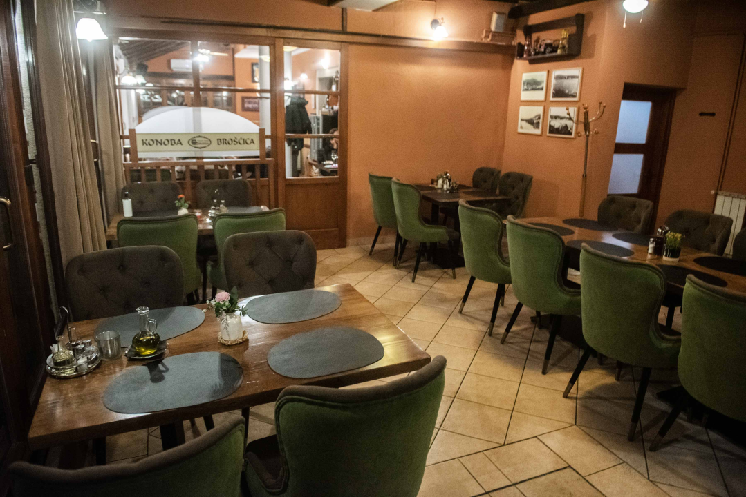 Provedite nezaboravne trenutke uz ukusne delicije u konobi Brošćica!